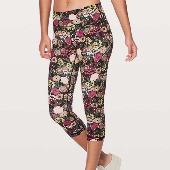 lululemon athletica Pants - NWOT Lululemon Wunder Under Crop (Hi-Rise) 21" in Fluorolace Multi size 4